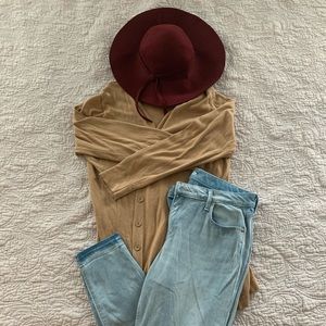 Light wash, super soft, jeggings